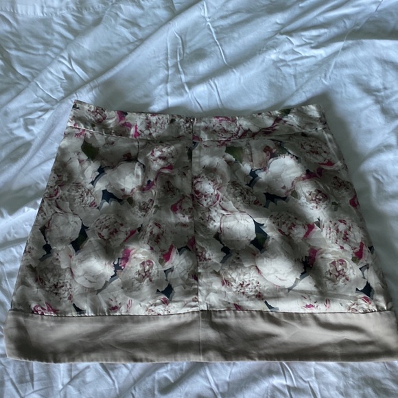 GAP Floral Mini Skirt - Picture 2 of 5